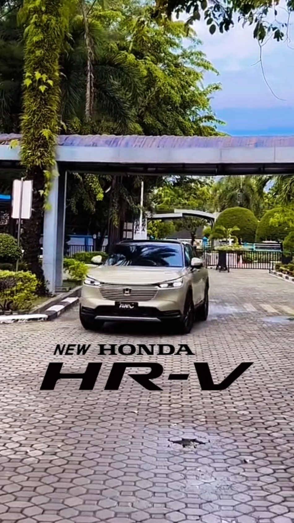 Honda HRV SE Sand Khaki Pearl Two Tone #honda #hondahrv #hrv #newhrv #allnewhrv #mobilhrv #bandunginfo #infobandung #fyp #hondabandung #car #cars #carporn #carlifestyle #carofinstagram #cardaily #carswithoutlimits #auto