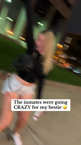 😭😭😭😭😭😭 i jus KNOW the security guards were in there LIVID!!! #inmate #inmatesoftiktok #jailtok #funnyvideo #barstool #nightout #fyp #comedy #clevelandohio #jailbreak #inmatelove 