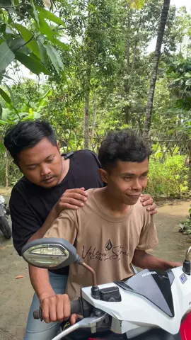 Munip Belajar Naik Motor 😂😂😂 #komeditiktok #komedikocak #lucu #lucu_ngakak #ngakak #kocak 