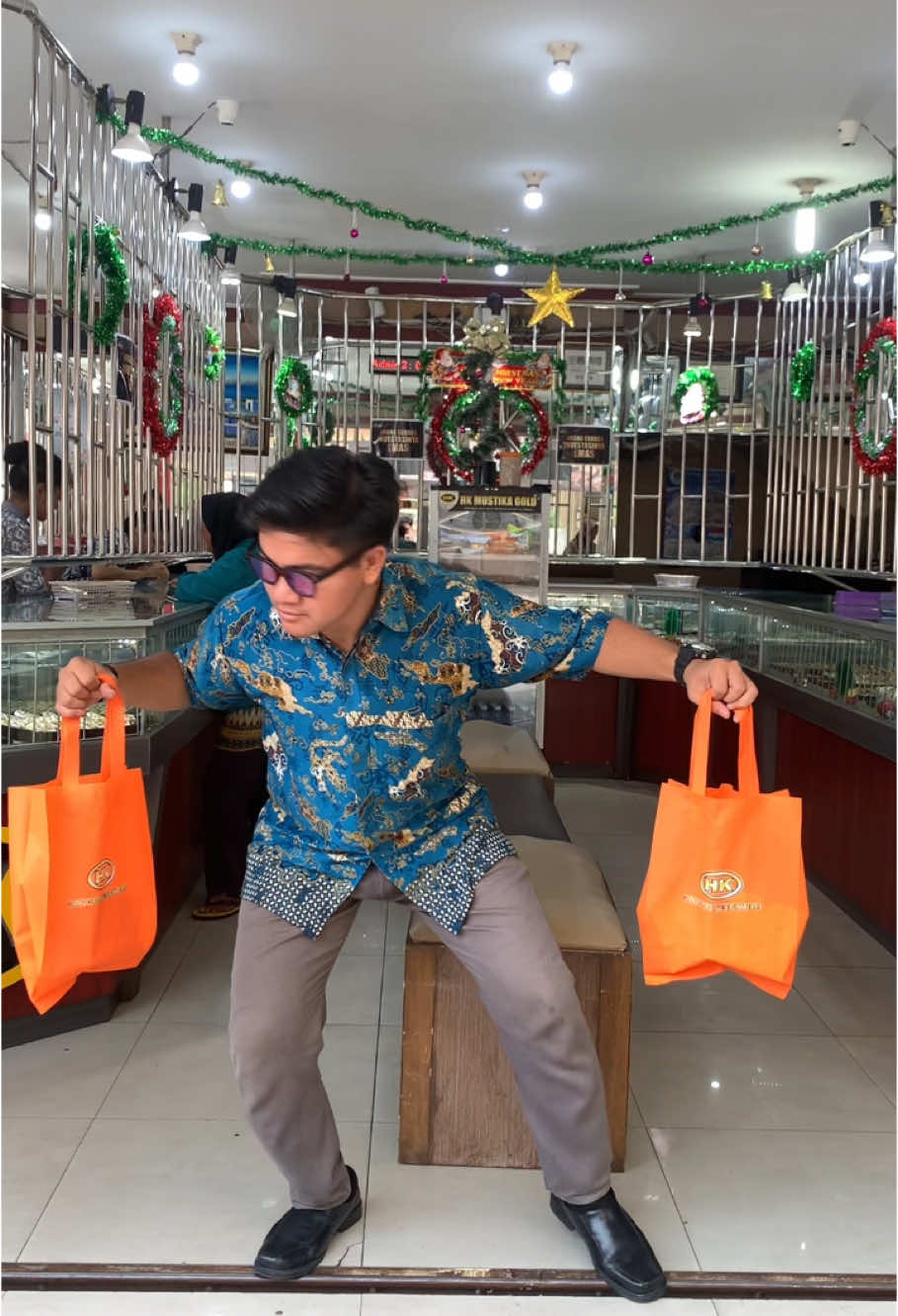 Spiderman❎ Spidermas✅ Spiderman aja investasi emas masa kamu engga 🥶#hkmustikagoldofficial #orangcerdasinvestasinyaemas #tokoemas #sejak1918 #fypシ゚ 