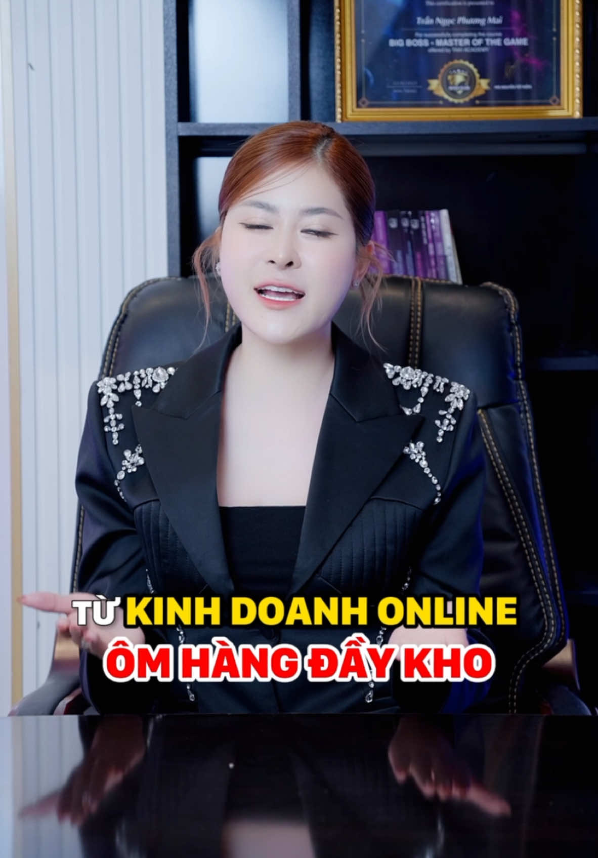 Kinh doanh online ôm hàng đầy kho #kinhdoanhonline #phunu #mairis #tranngocphuongmai #khoinghiep 