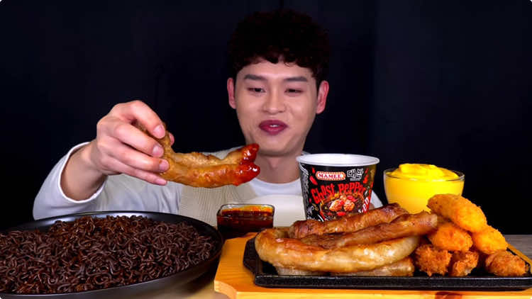 Ghost Pepper Noodles With Fried Deachang MukBang! #asmr #asmrvideo #mukbang #bonggil #mukbangbonggil #asmrsegments #food #asmrfood #foodblogger #koreanfood #foodchallenge #eatwithbonggil #tiktokfood #foodvideo #foryou #fyp #foryoupage #fypシ゚viral #explore #yummy