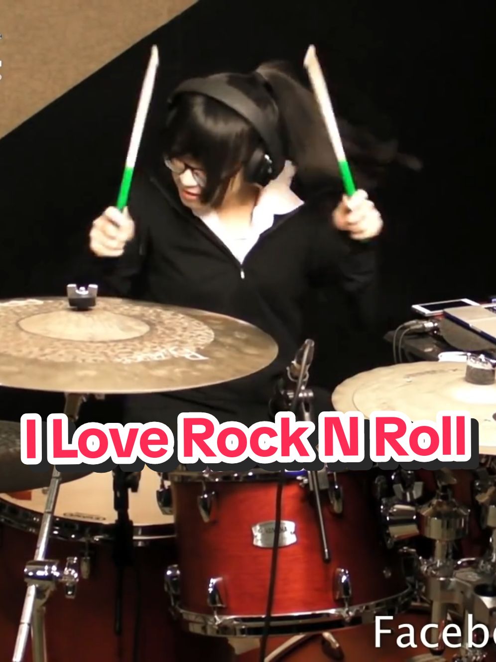 I Love Rock N Roll 🥰 ▶️ @Tarn Softwhip #iloverockandroll #joanjett #theblackhearts #drumcover #tarnsoftwhip #femaledrummer #drummergirl #tarnsoftwhipfans #tarnsoftwhiplovers #tarnsoftwhipfansindonesia