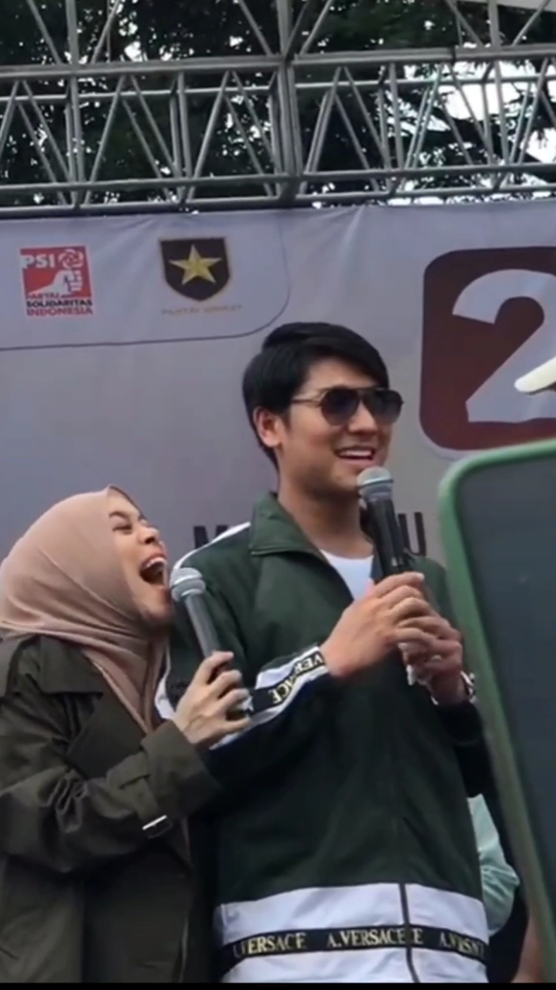 beneran empet de'? ato gayanya ibu hamil aja nih itu divideo masih lendotan😅✌️💚 *resiko sama2 artis jd sama2 banyak yg suka #rizkybillar #lestikejora #leslar #jodohtilljannah #masyaallah 