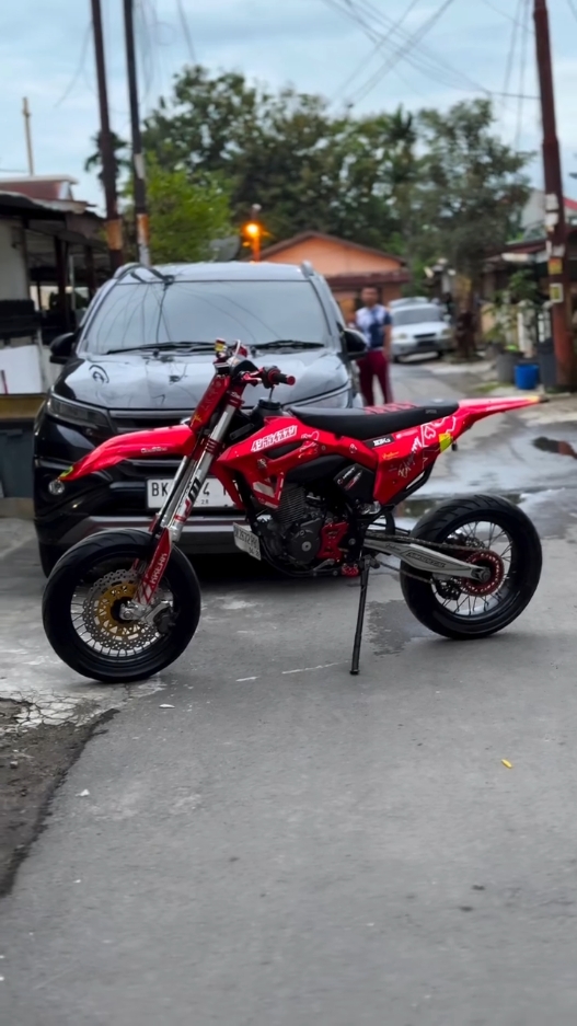 Mimin kasih racun dulu nih 🔥😁 awas ya jangan sampai ngiler 🤭🤣 #harvymx #harvymxofficial #harvymxbodysetcrf450r #crf150l #crf450r #crf150supermoto #crf150lindonesia #supermoto #supermotoganteng #supermotoindonesia #banggabuatanindonesia #cintaiprodukindonesia 