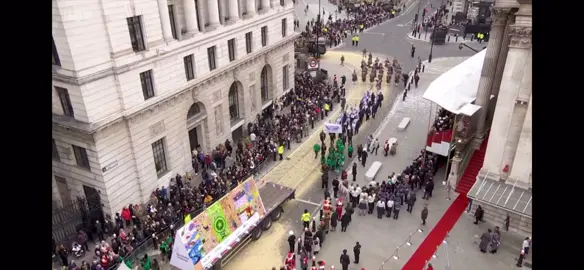 The band at the Lord Mayors Parade #pipesanddrums #bagpipes #londonscottish #pipeband #londonscottishhouse 
