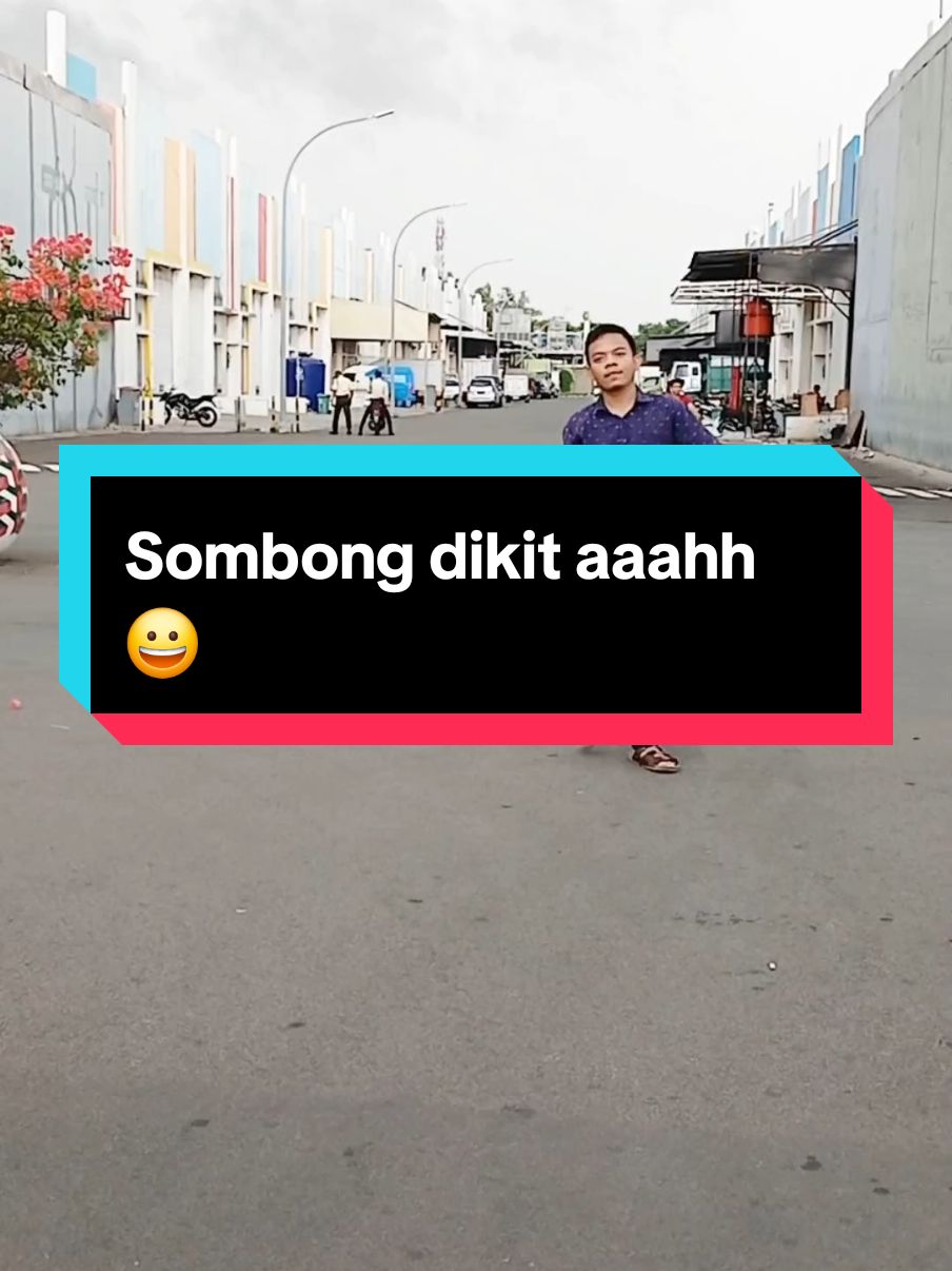 Sombong dikit wkwkwkwk.... #wibgajian #lucu #racuntiktok #fyp #kontenhiburan #beranda #kocak 