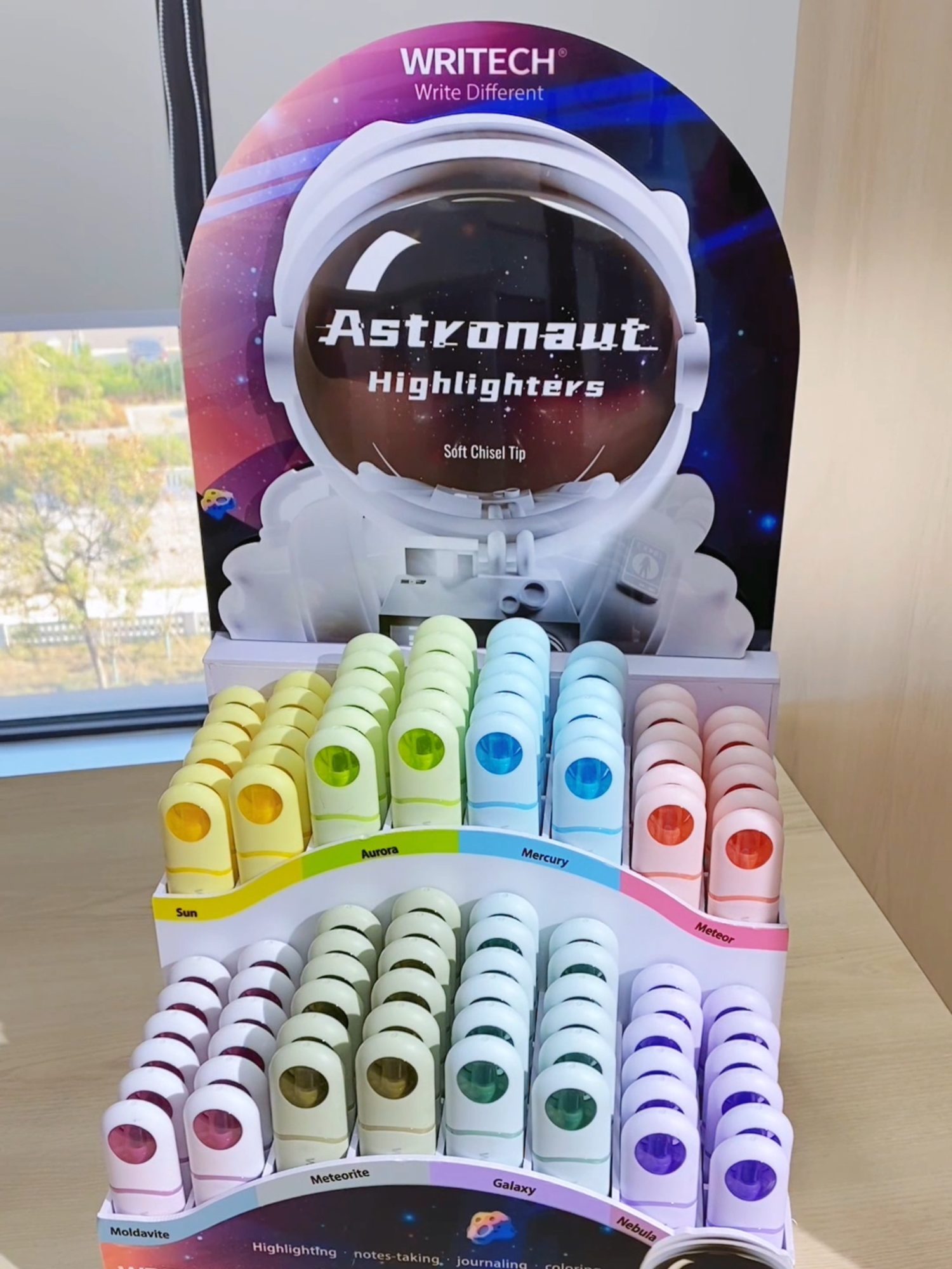 Organize Astronaut Highlighers with me!🎁❤️ #writech #pen #stationery #fyp #journal #penaddict #stationeryaddict #highlighter #organize #organizewithme