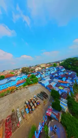 Colorful, bold, and full of life. 🌈💥 That's Jodipan Village in Malang for you! 📍Jodipan Rainbow Village, Malang, East Java 📸IG: @medicine.doc #WonderfulIndonesia #JodipanVillage #DiscoverMalang #EastJava