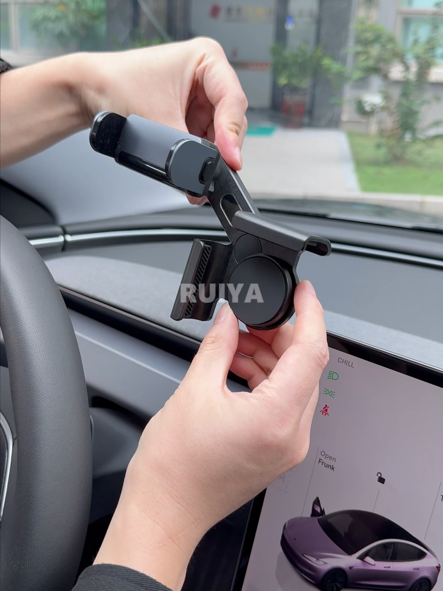 The Car Phone Holder Every Driver Recommends:,Try It Now!##Ruiya #fordcampaign #accessories #CarPhoneHolderReview #SaferDriving #SmartPhoneHolder #BlackFridayDeals #foryour