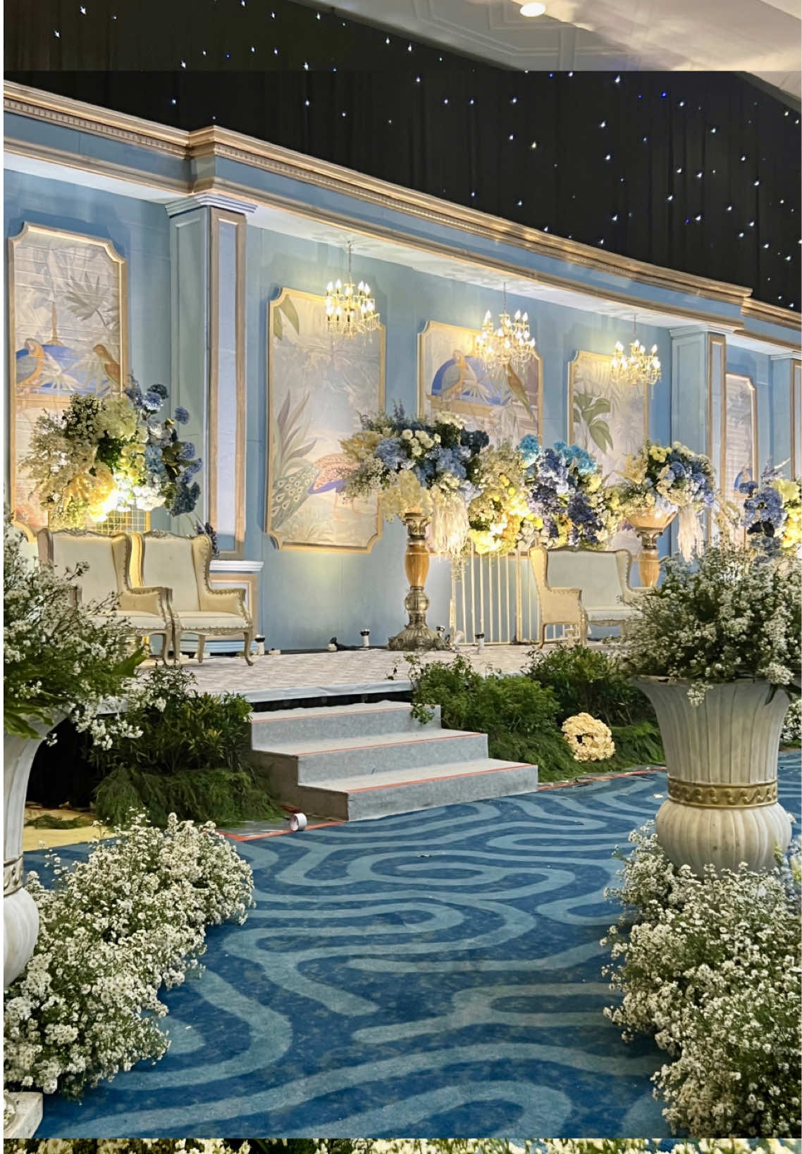 Feeling Blue today 💙✨ #dekorasiwedding #dekorasisurabaya #dekorasisidoarjo #dekorasiadatjawa #dekorasiweddingsurabaya #weddingdecoration #weddingtiktok #weddingdecor #surabaya #dekormojokerto #fyp #fyppppppppppppppppppppppp 