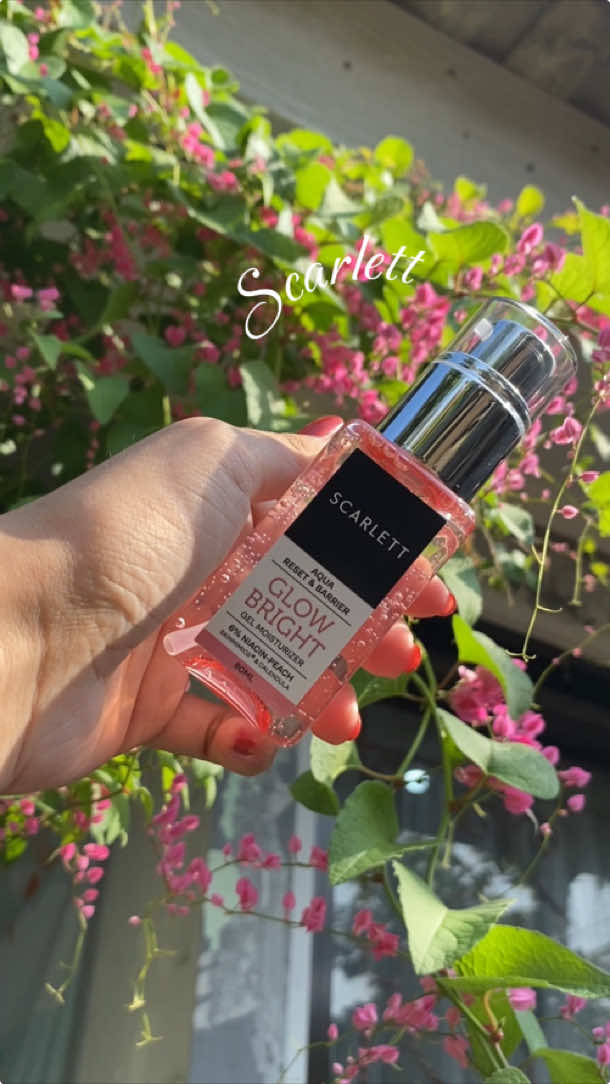 Apapun masalah kulitmu, bisa direset scarlett aqua reset & barrier! Gel moisturizer yang kuatkan skin barrier, serta cegah masalah kulitmu datang kembali @Scarlett Whitening Official  😍 #diresetscarlett #aquaresetbarrirer #gelmoisturizer 