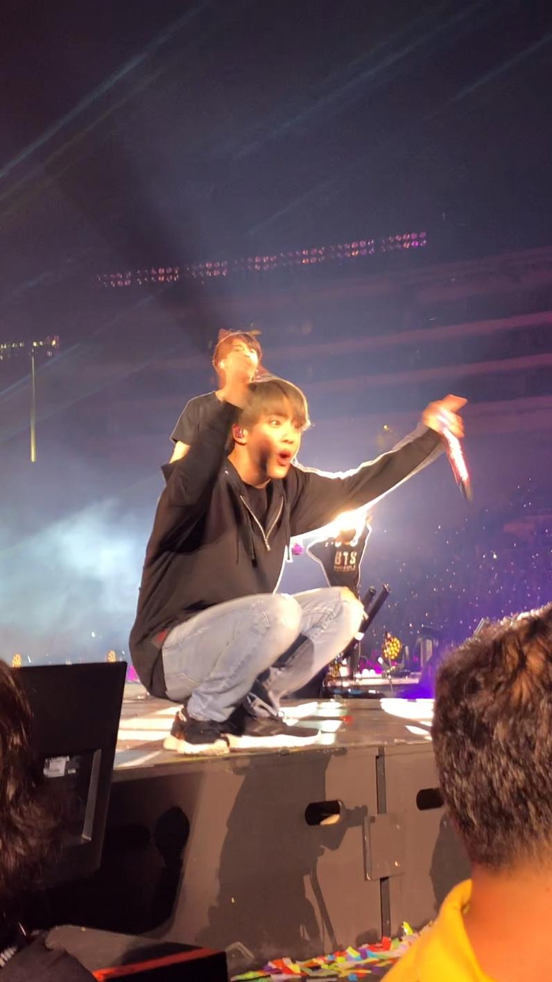 hi 💓 im mae and I want to share the videos and photos I took at the BTS Love Yourselc tour at the Rosebowl Stadium in 2019 :3  watch the whole video for a fun ending~~  #btsarmy #btsxarmy #jin #jungkook #taehyung #loveyourself #bts 