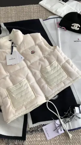 Moncler 고퀄리티 다운 베스트#moncler #Moncler #fyp #fashion #패딩 