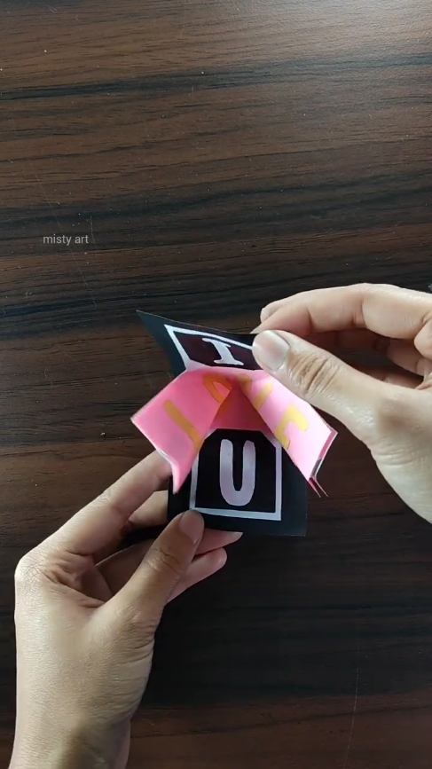Give This To Your Mom 😍✨💡 #momday #papercraftformom #papercraft #mom #craftformom #craft #paper #whattowatch #paperscraft #foryoupageofficiall #papercrafts #crafts #crafty #papercraft #craft #paper #paperideas 
