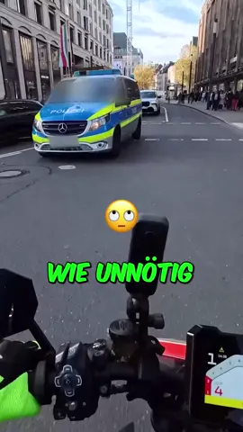 Polizei Düsseldorf = Beste!  #davidbost #motorrad #gehtsteil 