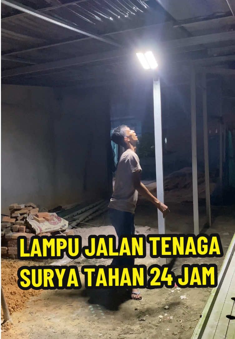 Lampu jalan tenaga surya tahan 24 jam #lampujalantenagasurya #lampujalantenagamatahari #lampujalanled 