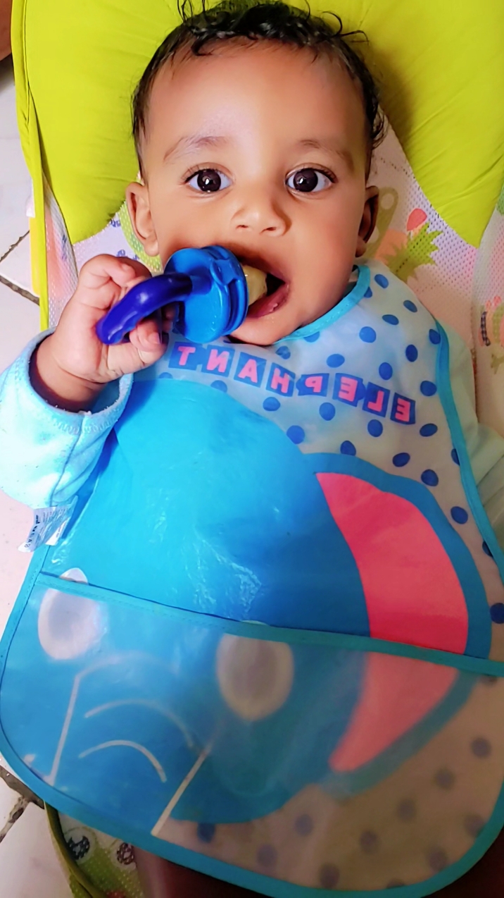 Replying to @rihanaabdusamedhyder #foryoupage #babytiktok#cutebaby #yoyo  #7monthsold #teethinghacks#teethingbaby #teethingtoys #firstteeth #teething#parentingtips#momlife  #youngmom @hermi wig online shop #ኢትዮጵያንቲክቶክ🇪🇹 #foryou 