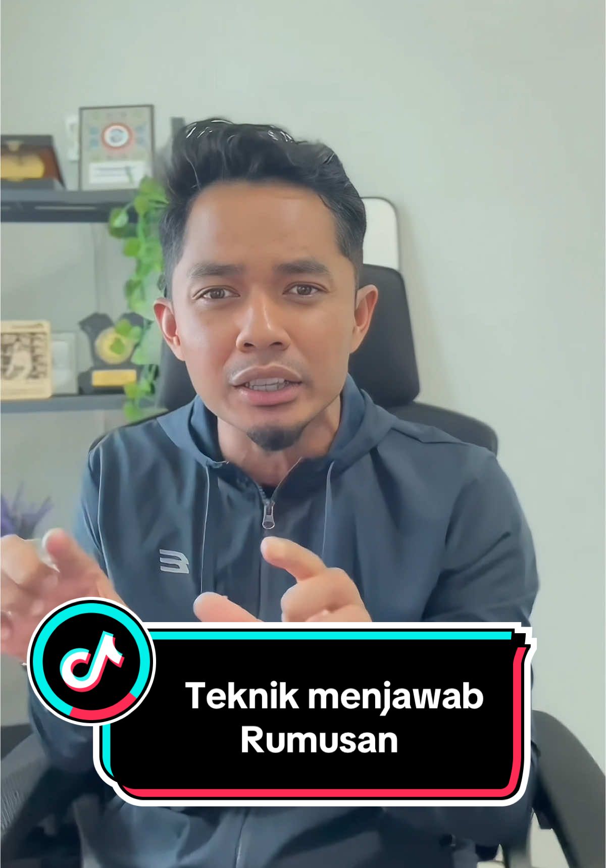 Nak banyak lagi tips dari Cikgu Azizi?? Join live Cikgu pada Ahad ni jam 9 malam ti tiktok kami 🤗🤗  Jom join Seminar Ujian Bertutur bersama @SirAzizi  📝 Apa yang anda akan pelajari? ✅ Kuasai teknik bertutur dengan lebih yakin ✅ Pelajari strategi penting untuk menjawab soalan dengan baik ✅ Tingkatkan kemahiran komunikasi anda Jangan lepaskan peluang ini untuk cemerlang dalam ujian bertutur anda! #rumusan #bahasamelayu #cikgubahasamelayu #bahasamalaysia #cikguazizi #tipsbahasamelayu #spm #uasa 