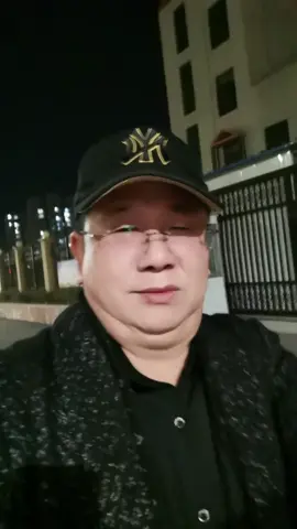 Bố dễ thương🥰🥰🥰#daddybear #daddychina #daddychinese #douyinchina #oldman #trungniendep #trungnienphongdo #grandpachinese #thichtrungnien #daddy #beartrungnien #handsomegrandpa #grandpa 