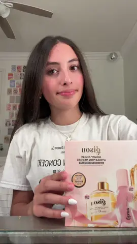 gifted by Gisou 🍯💛 I love all of these products so much! (dont mind how frizzy my hair is 😬) #gisou#haul#gisouhydrationheros#laylashaulls#viral#haircare @Gisou 