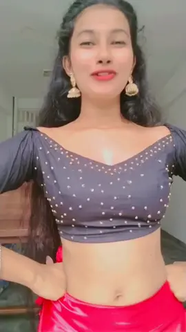 #CapCut වරා මලේ පෝග මුඩියුමා 😵‍💫🤎🌼#tiktokviral #dance #tamil #tamilvibegirls 