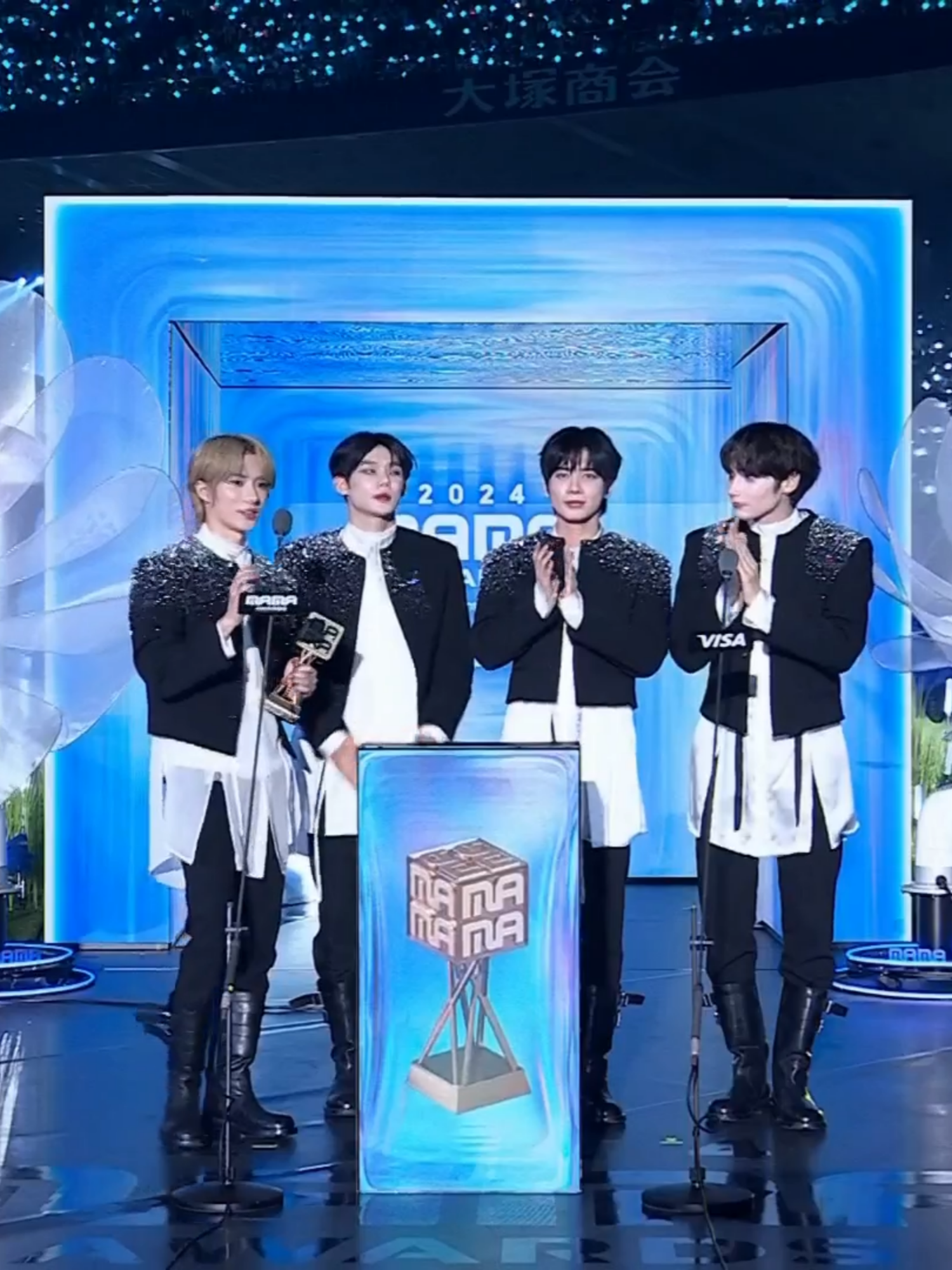 [#2024MAMA] FANS' CHOICE MALE TOP 10 #txt #투모로우바이투게더 You made it! Presenting the Honorable winner!🏆 2024 MAMA AWARDS의 영광스러운 수상자를 소개합니다!🏆 BIG BLUR : What is Real? 2024 MAMA AWARDS #MAMAAWARDS #2024MAMAAWARDS