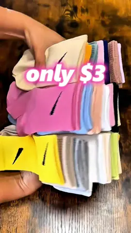 Flash sale!!!!❤️❤️❤️#fyp #tiktokshop #tiktokshopmademebuyit #socks #crew #random #women #warm #comfortable 