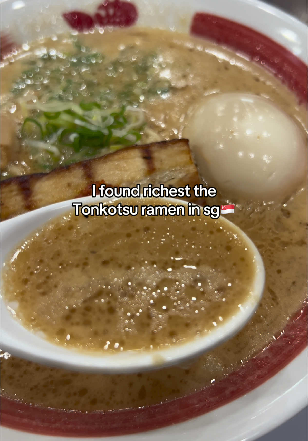 Bari-Uma Ramen originated from Hiroshima and is hailed as the ultimate tonkotsu shoyu ramen! It looks rich and heavy at first, but the broth is surprisingly light and truly exceptional👍🤤 bariuma ramen 📍273 Thomson Rd, #01-03/04 Novena Gardens, 307644 #japanese #japanesefood #ramen
