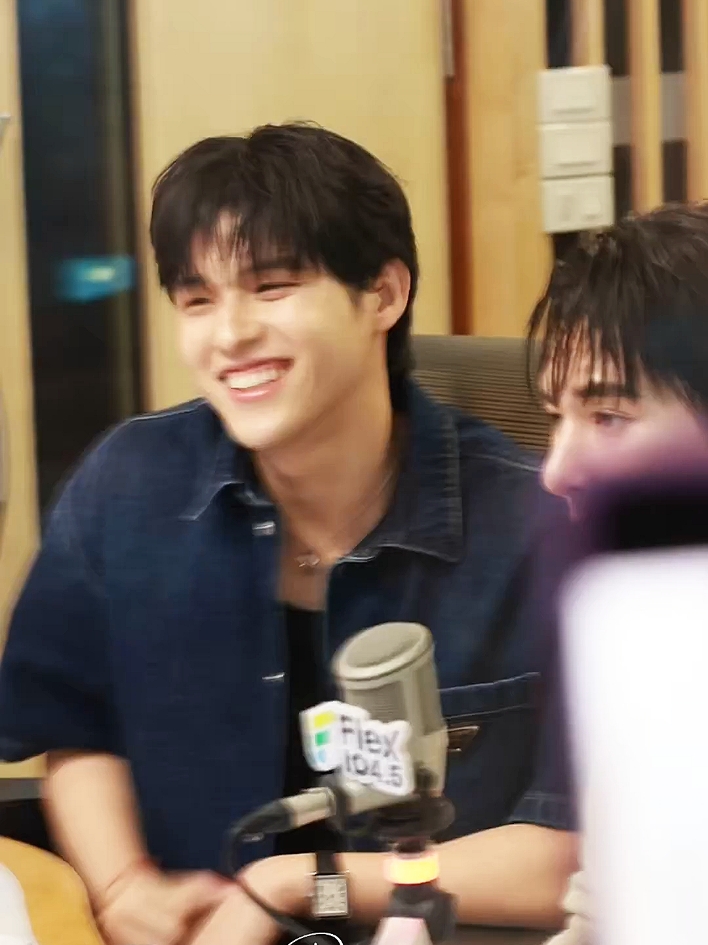 look at him smile brightly to nani 🥺🐶 [video from @/magentablabla on X] #skywongravee #fyp #skynani 