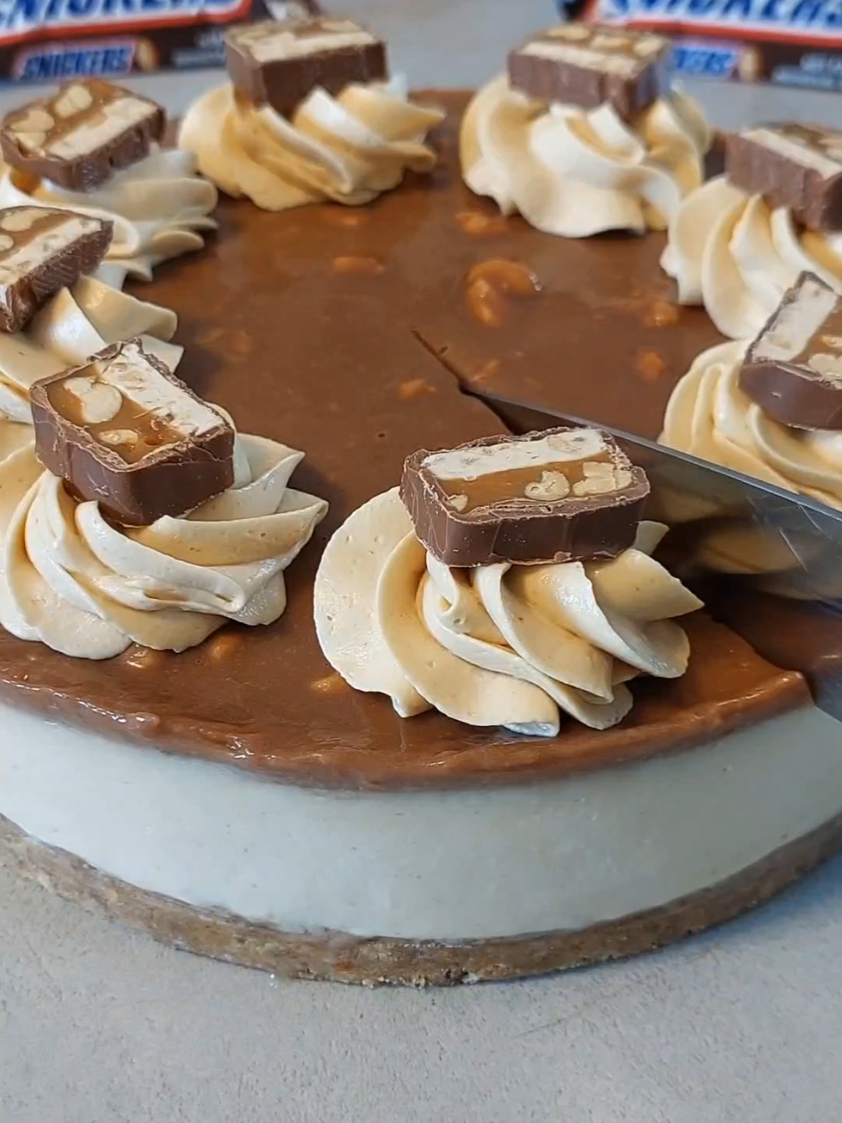 #nobakecheesecake #snickerscheesecake #snickers #delicious #asmrsounds #Foodie #EasyRecipe 