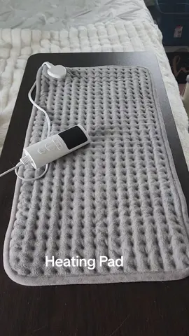 This heating pad is the perfect little tool for helping with pain relief. #pain #painrelief #heat #heatingpad #holidaycountdown #holidayshopping #tiktokshop #tiktokshopfinds 