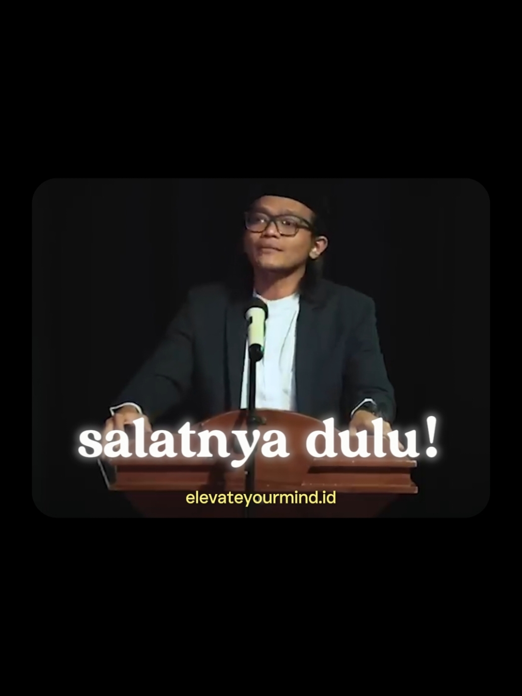 Salat dulu, urusan dunia bisa menunggu. Jangan tunda, karena waktu tidak akan kembali. sc YT: COMIKA (Dari Mana Uangnya! - Stand-Up Comedy Special Penjara Suci oleh Dzawin Nur) #salatdulu #jangantundasalat #ingatwaktu #prioritaskanibadah #elevateyourmind