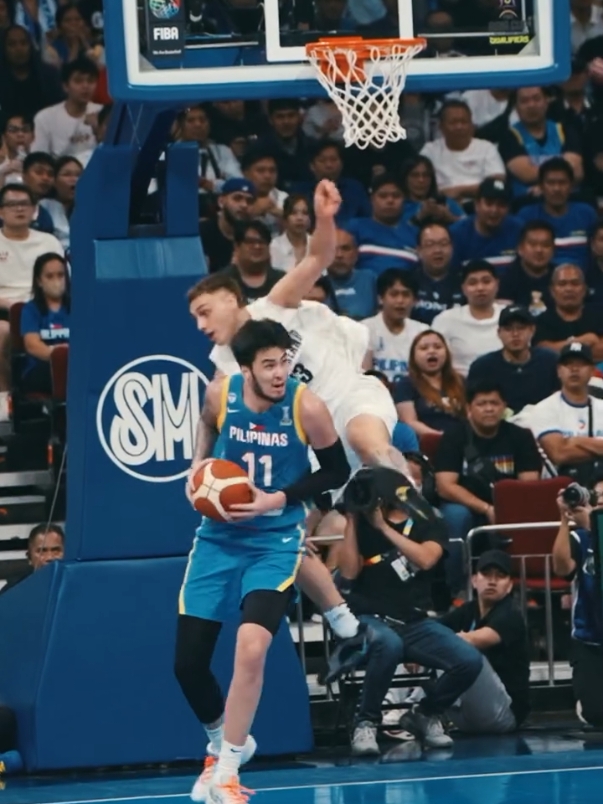 A nice fake from Kai Sotto 💪 Gilas vs New Zealand #basketball #NBA #foryoupage #highlight #fyp #fypシ #foryou #fypage #fyppppppppppppppppppppppp #Kaisotto #gilaspilipinas #gilas 