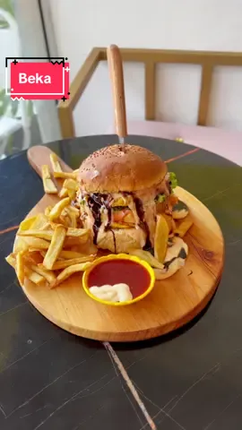 🍔 Sweet Burger 390 🍔 Juicy Burger 390 🍕 Special Pizza 540 🍗 Chicken Shawarma 🍗 Chicken Combo Full 1,300(650) 📌 Beka Burger 📍Adama German Mall ground floor #adamagebeta #gebeta 