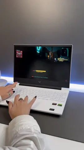 Ontdek de innovatieve HP Victus 15-fb2155nw – een krachtige laptop met een prachtig wit design en een uitstekende prijs-kwaliteitverhouding. 🔹 AMD Ryzen 5 8645HS-processor – Hoge prestaties en betrouwbaarheid voor de meest complexe taken. 🔹 16 GB RAM – Multitask zonder vertraging en werk soepel aan meerdere projecten tegelijk. 🔹 512 GB SSD – Razendsnelle opslag en toegang tot uw bestanden. Deze laptop biedt niet alleen indrukwekkende technische specificaties, maar ook veelzijdigheid die aansluit bij uiteenlopende behoeften: ✔️ Voor programmeurs die aan veeleisende projecten werken. ✔️ Voor grafisch ontwerpers die snelle en betrouwbare prestaties eisen. ✔️ Voor studenten en professionals die kracht en gebruiksgemak waarderen. 💼 Mis deze kans niet! Verbeter uw productiviteit en plezier met de HP Victus 15-fb2155nw. Bestel nu en ervaar de ultieme combinatie van prestaties en design.