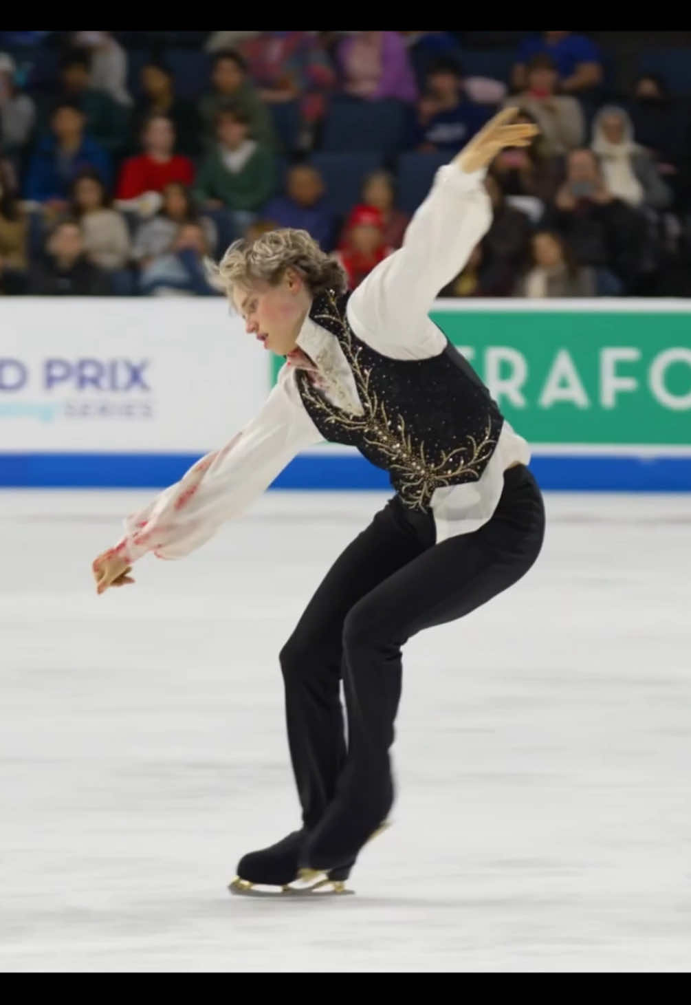 usfs kinda ate w their recording of this ngl #iliamalinin  #quadgod#skateamerica#figureskatingtiktok#iliamalininedit#usa#iceskatingtiktok#vampire  