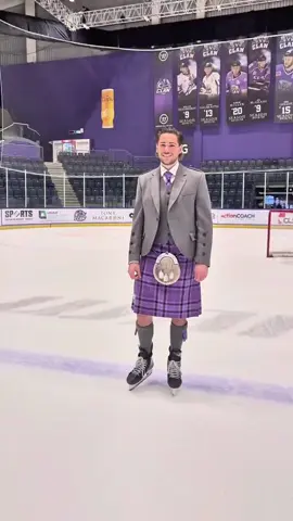 📸 | 𝗕𝗧𝗦 - 𝗪𝗜𝗡 𝗪𝗜𝗧𝗛 𝗦𝗟𝗔𝗡𝗝 c'est un naturel 👌🏼 Visit @Slanj Kilts and enter to win a FREE Clan kilt (as modelled by Clan forward #28 Félix Paré)  📅 Deadline: 15th December 2024 #hockey #hockeytiktoks #hockeyplayerinakilt #scotsman 