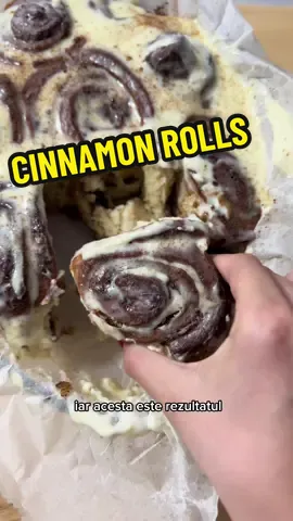 Listă de ingrediente pentru Cinnamon Rolls📝: ▫️Pentru aluat: 700 gr făină(se mai poate completa dacă cere aluatul) 30 g drojdie (eu am folosit proaspătă)  puțină sare  100 g zahăr 330 ml lapte călduț 2 ouă întregi  100 g unt moale esență de vanilie  ▫️Pentru umplutură: 150 g unt (la temperatura camerei) 170 gr zahăr 2 linguri mari cu scorțișoară  ▫️Pentru glazură: 150 g cremă de brânză Philadelphia (la temperatura camerei) 100 g zahăr pudră ⏰35-40 min la 180 de grade Poftă bună!  #retete #reteterapide #mancare #desert #craciun 