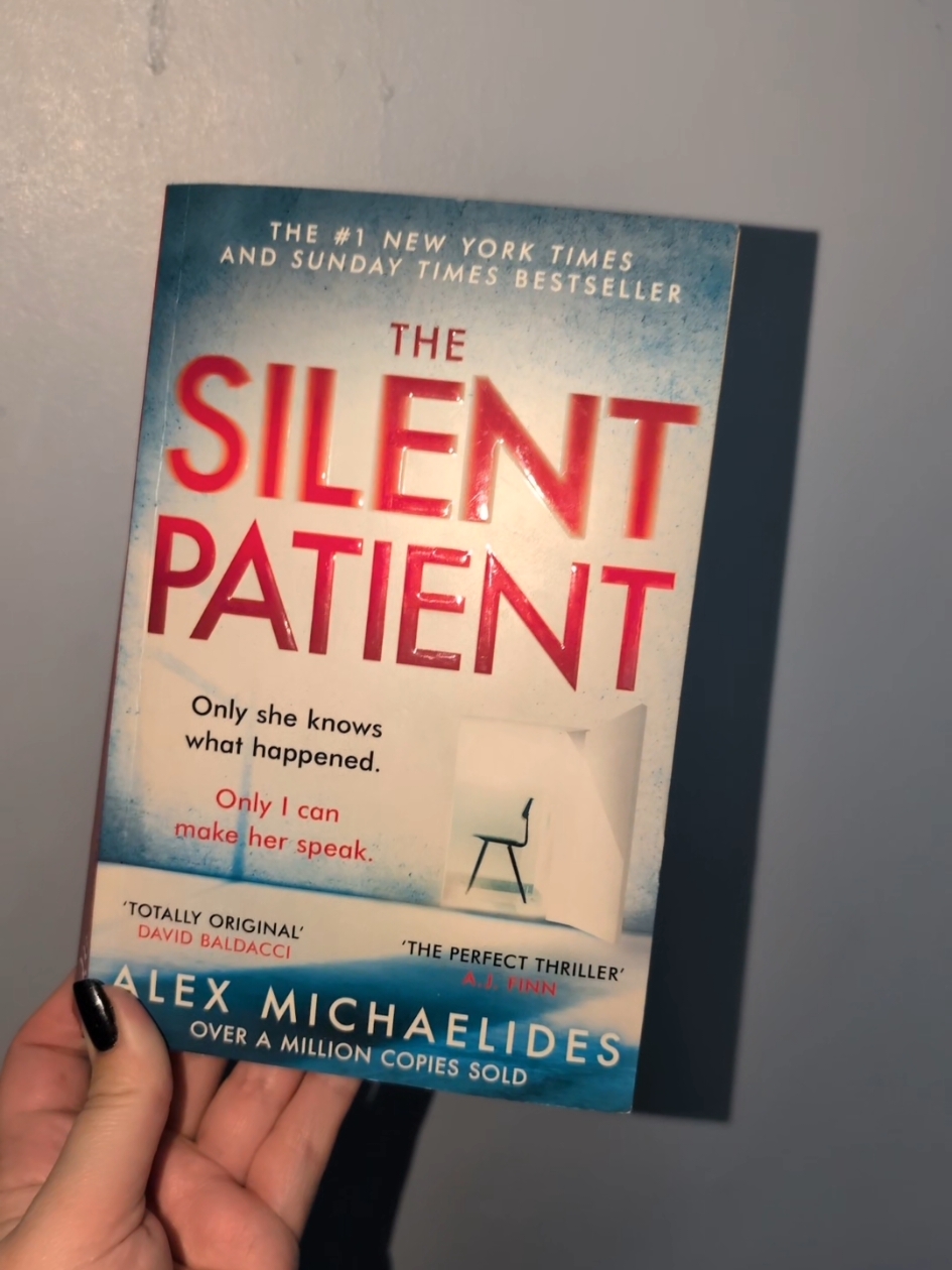 the silent patient was definitely a 10 / 10  #5starread #thesilentpatient #bookreview #bookrecs 