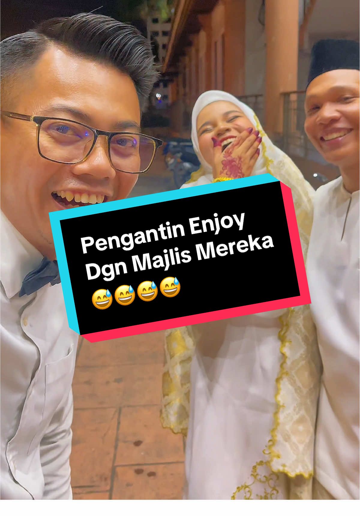 Majlis kalau enjoy kurang sikit la letih tu. Jangan laa straight sgt 😅 Ok. Santai2 ja. Yg penting majlis berlansung dgn baik, meriah dan tak kosong ☺️👍🏼  #majliskahwin #emceemajliskahwin #emceeperkahwinan #deejay #djkahwin #djsantai #emceerancak #majlisenjoy #fyp #fypシ゚ #viral 