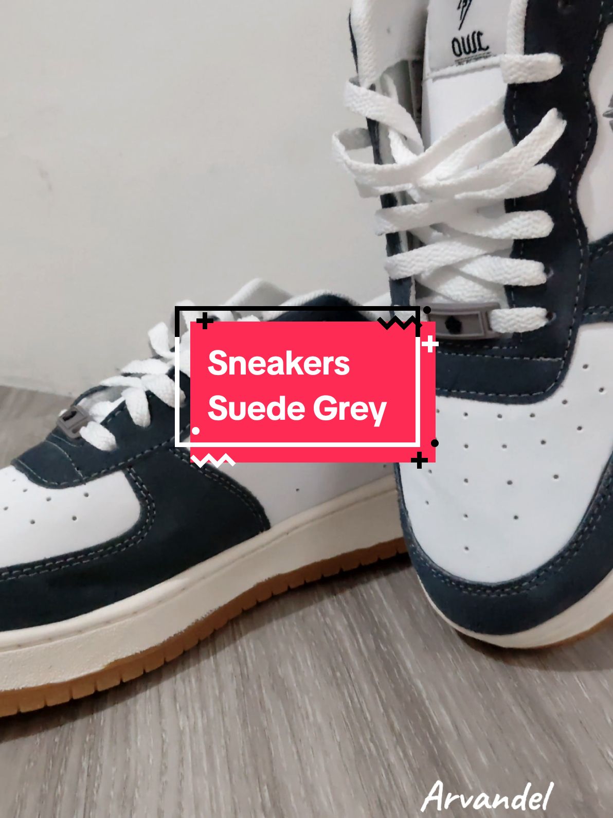 Sneakers Suede Grey dari Prayer Kids, bonusnya banyak banget #promoguncang1212 #gebyarbelanjanovember #cuantanpabatas #wibgajian #sneakers #suedegrey #prayerkids  #sneakerssuedegrey 