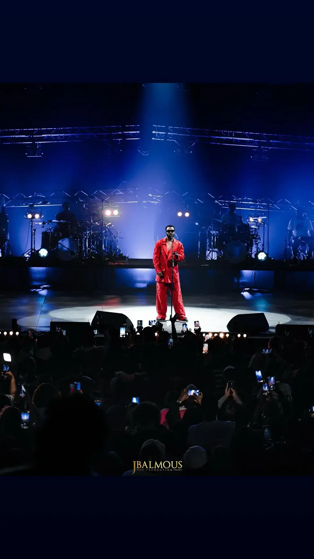 fally Ipupa live concert in Marseille we warriors are still in shape #francophonie #fallfashion #pageforyou #videoviral #pageforyou photos of fally Ipupa 🦅👑