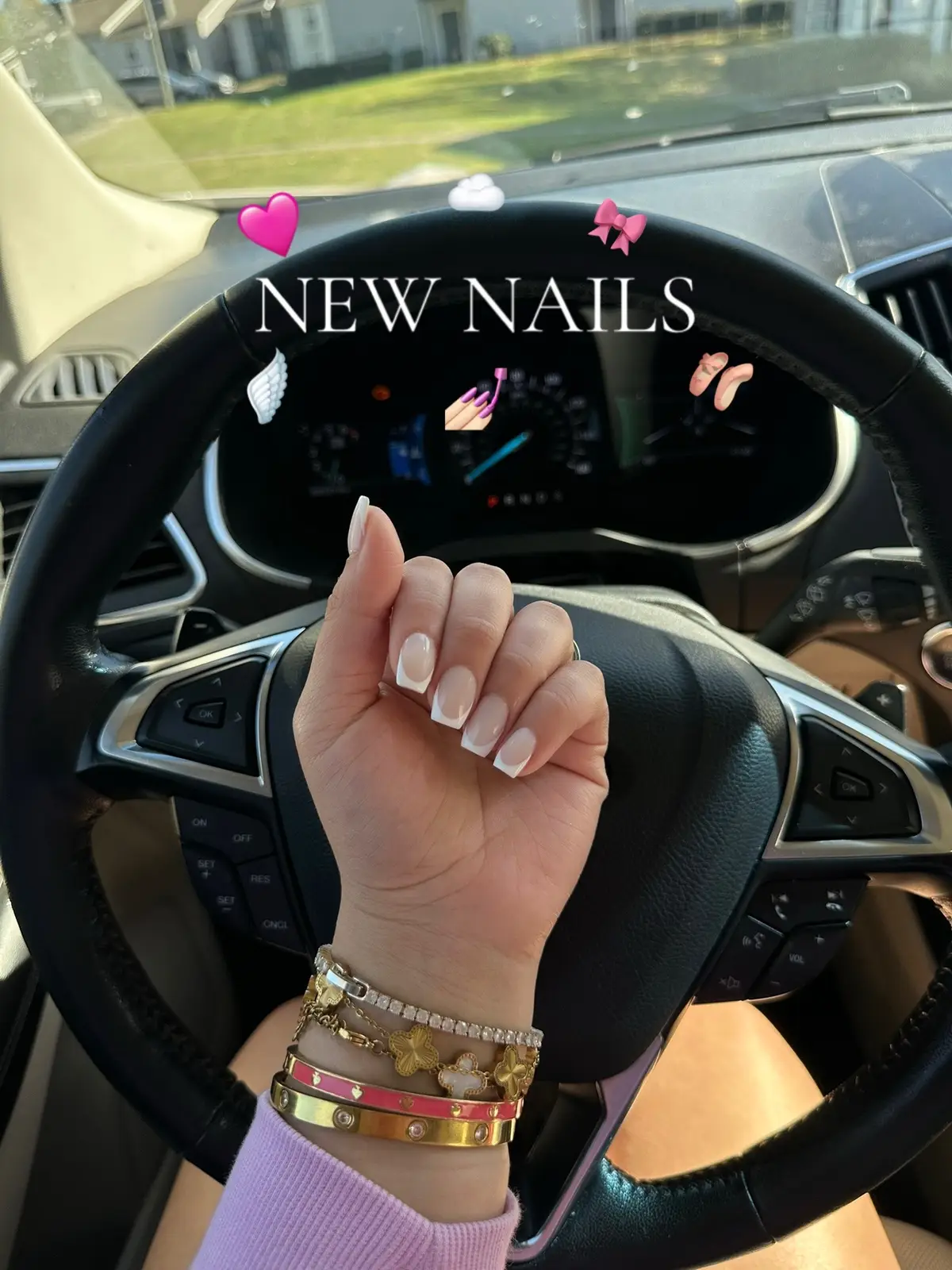 soo pretty🪽 #frenchtipnails #nailinspo 