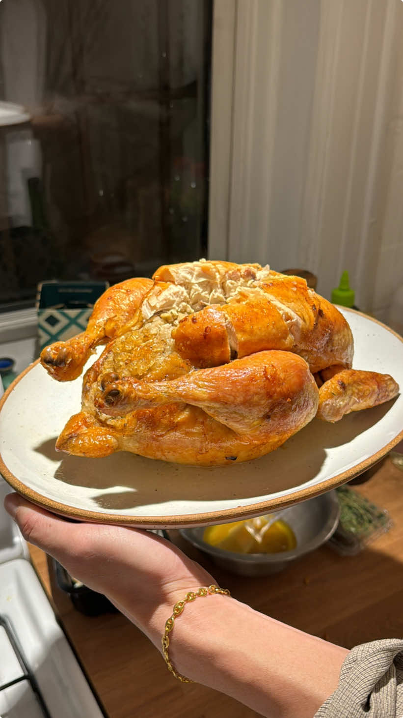 Sticky rice stuffed chicken 🍗 a thanksgiving bird alternative (or just a fun dinner) inspired by Korean rotisserie chickens stuffed with sticky rice  Find the full recipe on our website! 