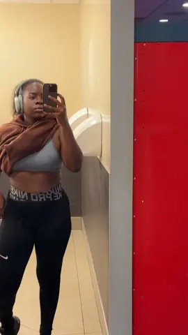 Went to the gym and managed to not sweat out my press…🙌🏾 #fitcheck #postworkout #gymgirls #gymbabe #hair #fitnessmotivation #FitTok 