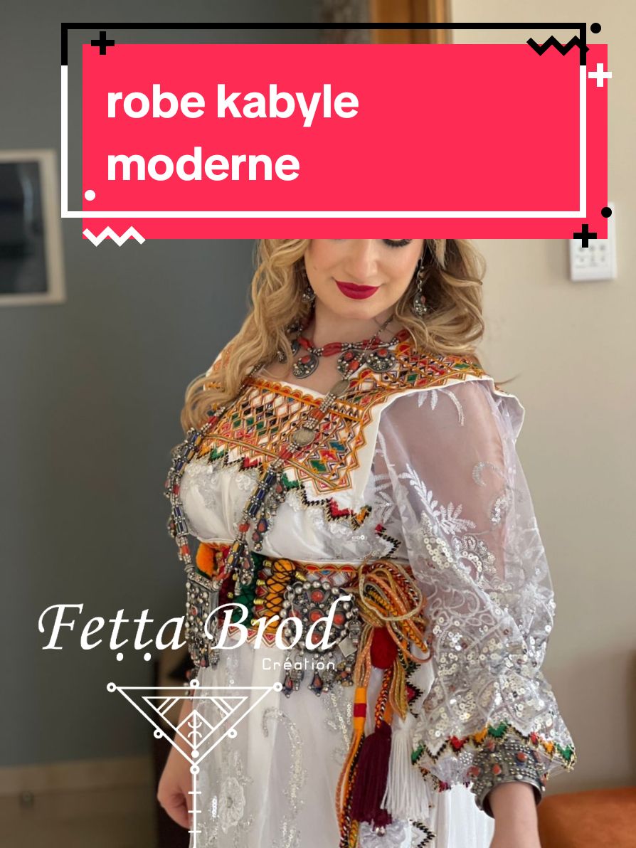 nouvelle collection de robe kabyle brodé chargé avec dentelle , robe moderne en tissu satiné.  #robe #robekabyle #france #pourtoii #explore #100k #1m #marseille #viral_video #rouen #saintdenis #nanterre 