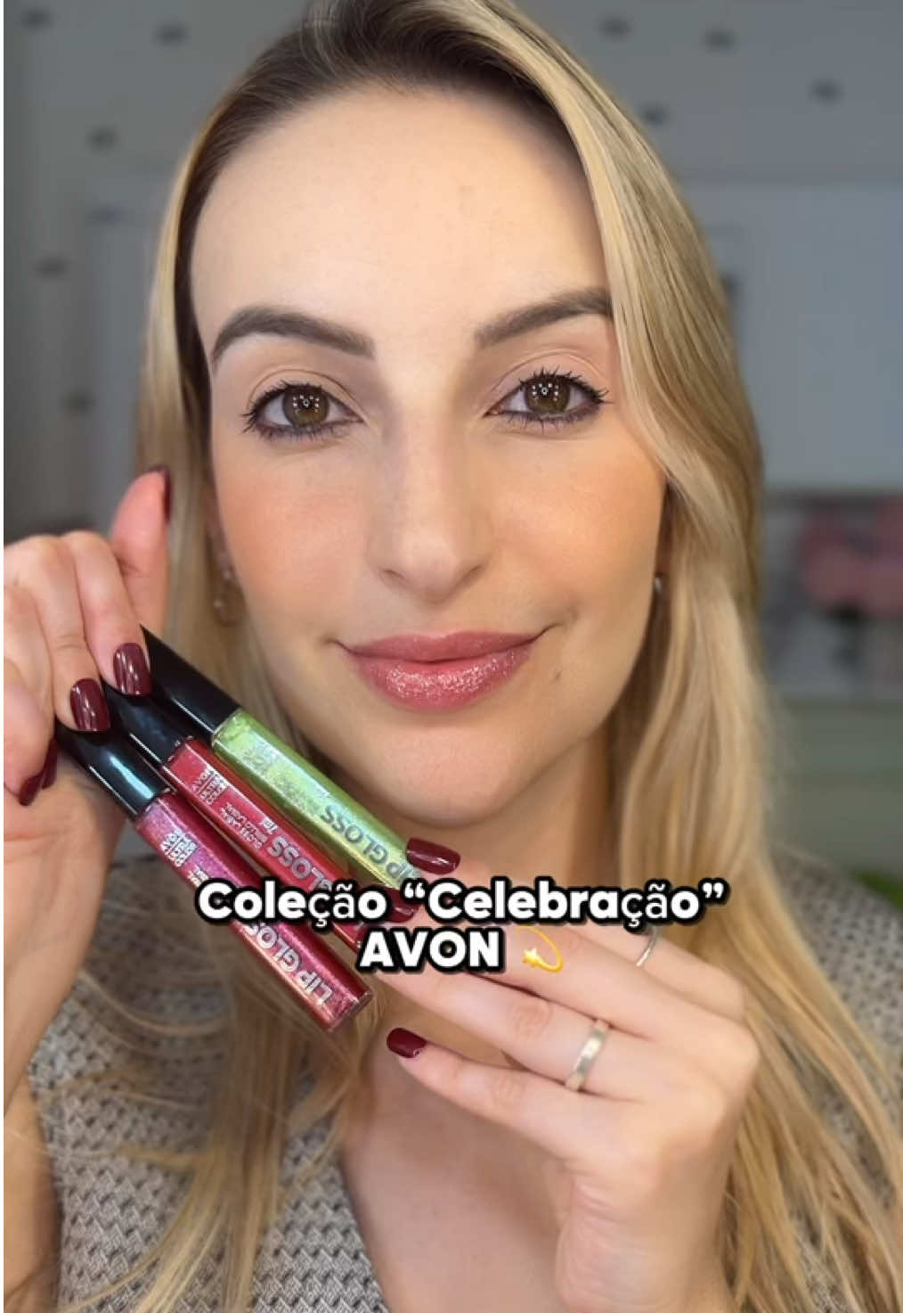 Testando os Gloss Celebração avon 🩷❤️💚💫 @Avon Brasil  #avon #gloss #maquiagem #glossavon #avon 