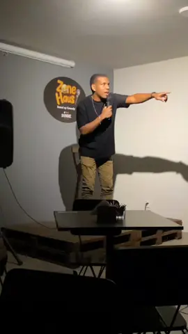 STANDUPZERA - STAND-UP MIZERA (minha primeira participação em stand-up 😋) #humor #comedia #standup #whinderssonnunes #fyp #nordeste #nordestecomedia 