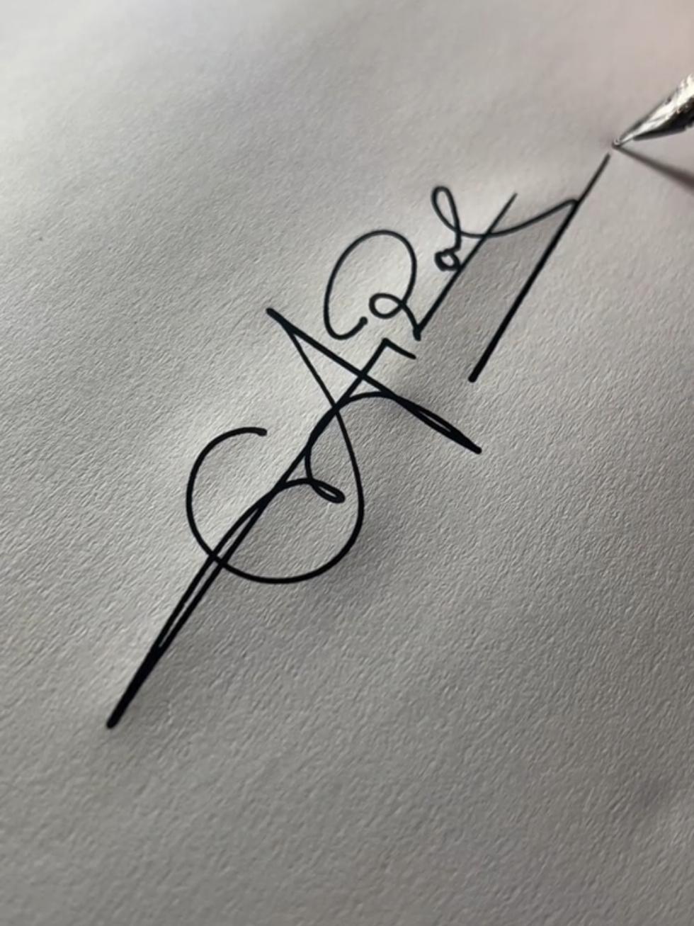 Antwort auf @andreaulstad How to sign the letter A? #signature #signatureideas #foryoupageeeee #A 